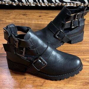 Penny Loves Kenny Murk Black Buckles Chunky Sole Ankle Boot Sz 7